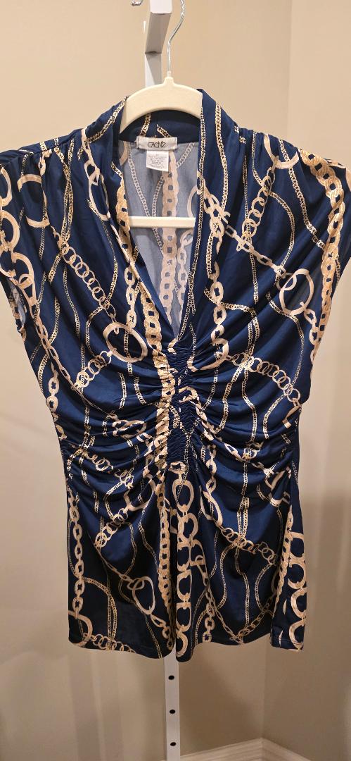 Vintage Caché Equestrian/Baroque gold chain link print blouse