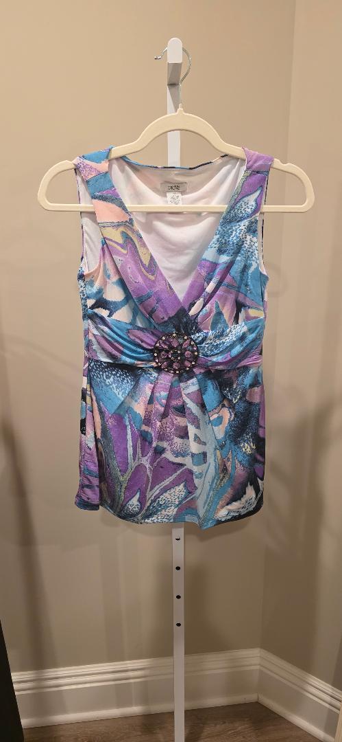 Vintage Y2K-style Caché sleeveless blouse