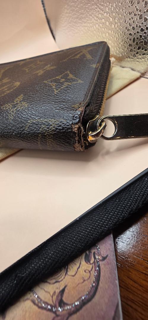 Louis Vuitton Wallet with dust bag