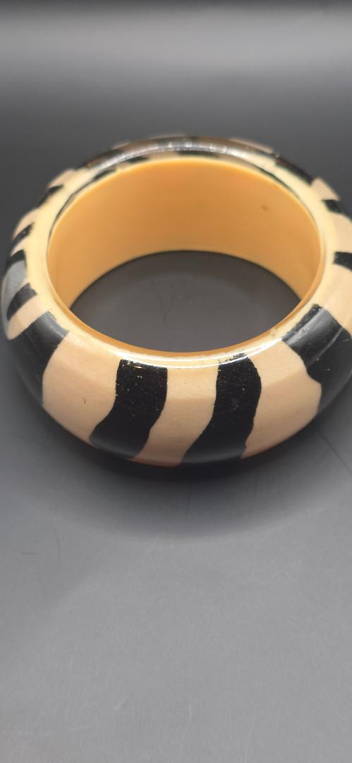 VINTAGE ZEBRA BANGLE