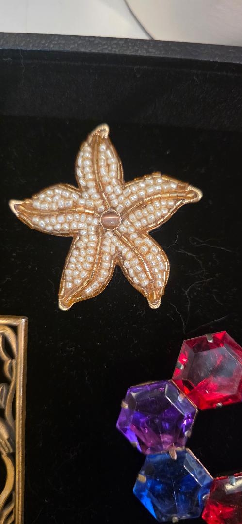 Vintage Liz Claiborne starfish brooch