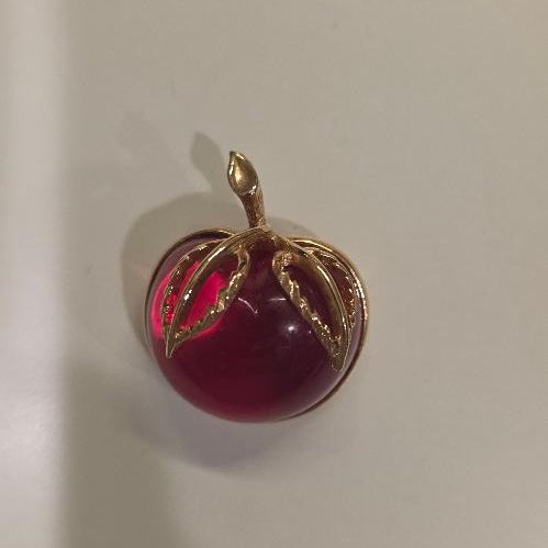 Vintage Sarah Coventry "Jelly Belly" apple brooch